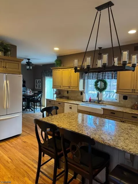 2 Manor Dr, Byram Twp, NJ 07821 photo 7