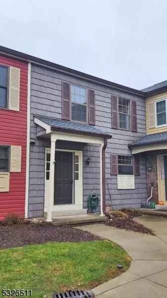 9 Duck Hawk Ct, Hackettstown, NJ 07840