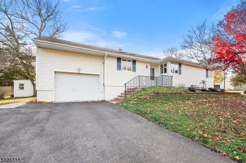 85 Bennington Pkwy, Franklin Twp, NJ 08823