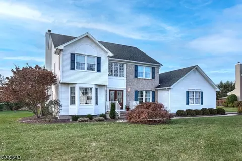 10 John Reading Rd, Flemington, NJ 08822