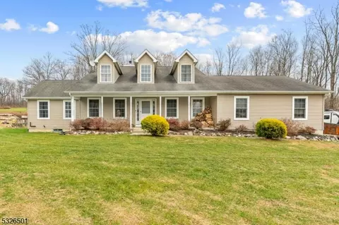 8 Brands Rd, Knowlton Twp, NJ 07832