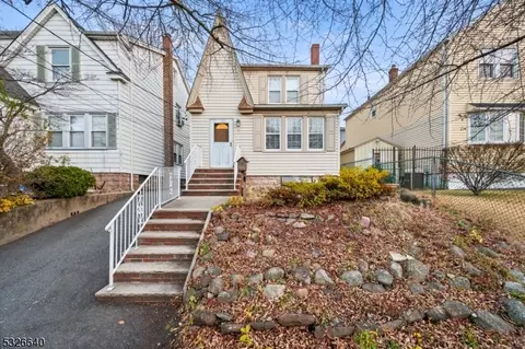 2 Cedar St, North Arlington, NJ 07031