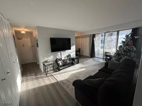 458 River Rd #E, Nutley, NJ 07110 photo 2