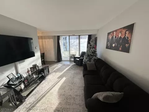 458 River Rd #E, Nutley, NJ 07110 photo 5