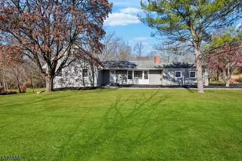 955 Ardsley Ln, Bridgewater, NJ 08807