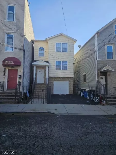282 Hunterdon St, Newark, NJ 07103