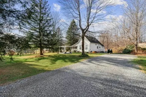7 Wolfs Corner Rd # A, Newton, NJ 07860