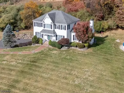 311 Strotz Rd, Union Twp, NJ 08802