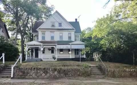 48 Madison Ave, Mount Holly, NJ 08060