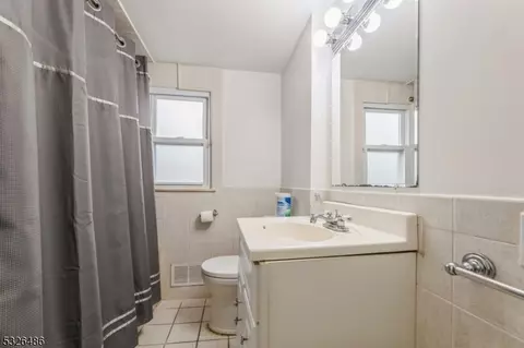 25 Packanack Lake Rd, Wayne, NJ 07470 photo 18