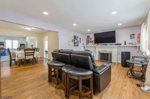 25 Packanack Lake Rd, Wayne, NJ 07470 photo 6