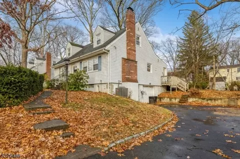 25 Packanack Lake Rd, Wayne, NJ 07470 photo 2