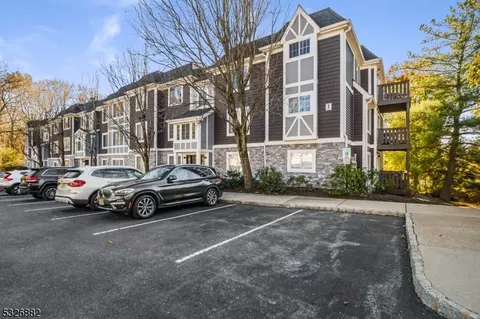 15 Village Dr #15, Morristown, NJ 07960