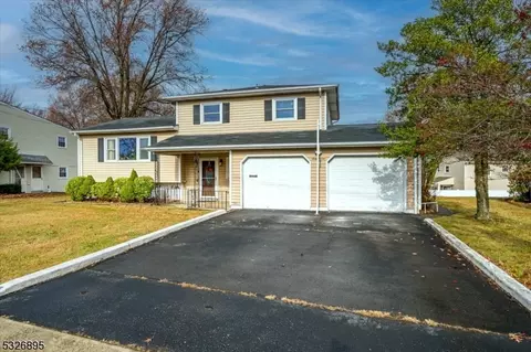 67 Highland Ter, Woodbridge Twp, NJ 08863