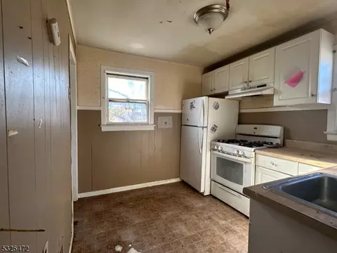 580 Bound Brook Rd, Middlesex, NJ 08846 photo 9
