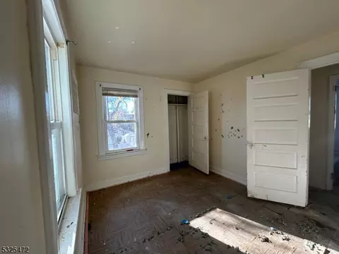 580 Bound Brook Rd, Middlesex, NJ 08846 photo 8