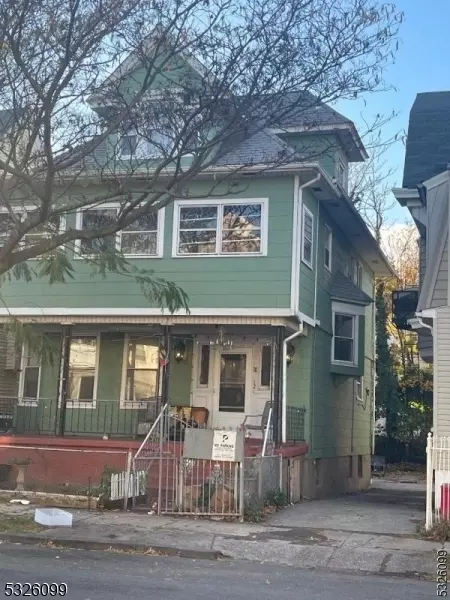 29 N 17th St, East Orange, NJ 07017