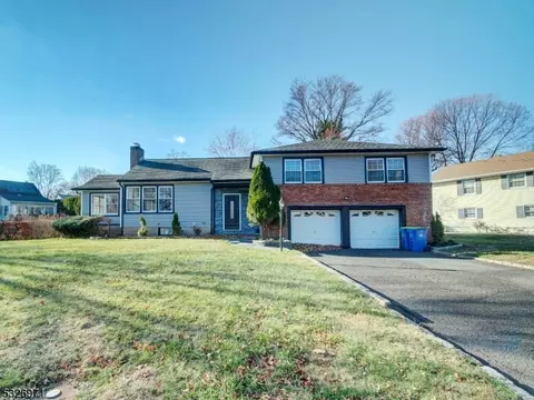 161 Mali Dr, North Plainfield, NJ 07062