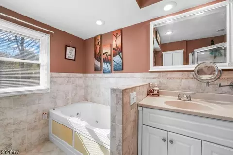 1 Shore Rd, Wayne, NJ 07470 photo 16