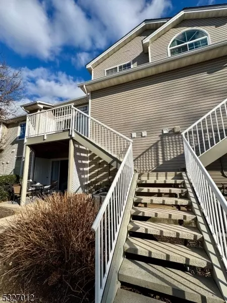 4 Pine Ct, Bedminster, NJ 07921 photo 3