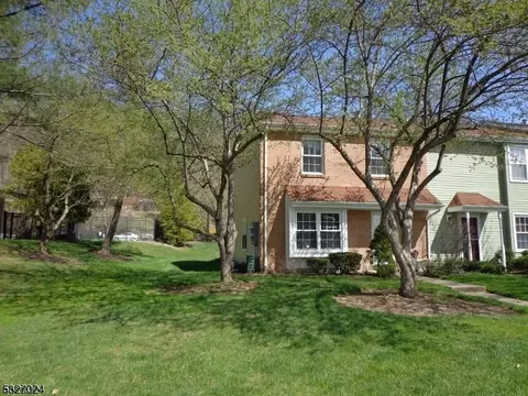 58 Toms Point Ln, Lincoln Park, NJ 07035