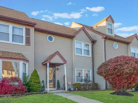 5 Revere Ct, Jackson Twp, NJ 08527