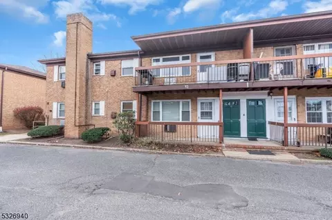 55 Gill Ln #16, Iselin, NJ 08830