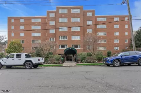 10 Euclid Ave U-303 #303, Summit, NJ 07901