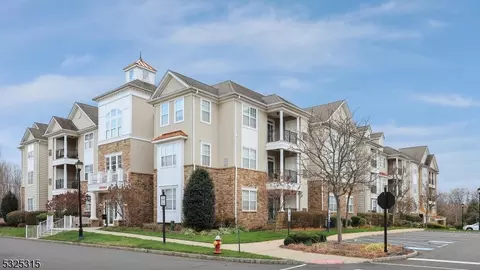 3304 Enclave Cir #3304, Somerset, NJ 08873