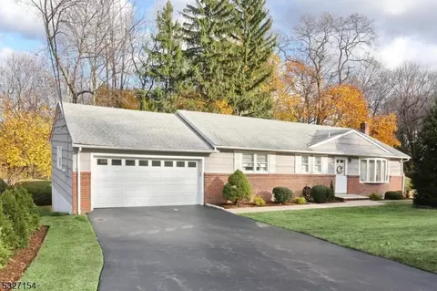 174 Emeline Dr, Hawthorne, NJ 07506
