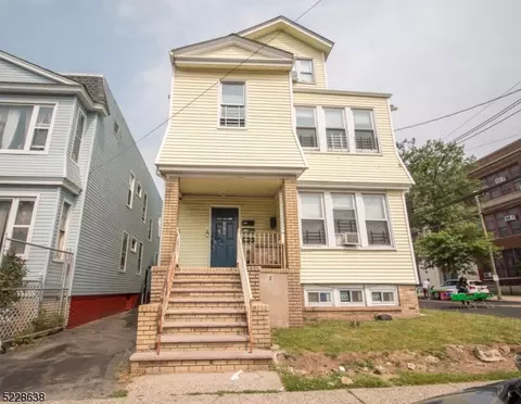 179 Leslie St, Newark, NJ 07112
