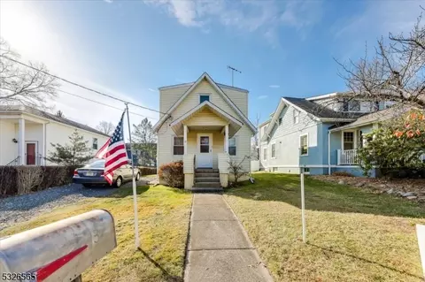 13 Pine Blvd, Hanover, NJ 07927