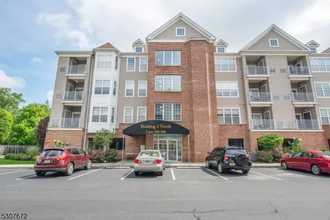 257 Cory Ln #257, Elmwood Park, NJ 07407