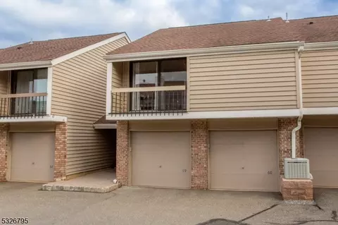 60 Overlook Dr, Clinton, NJ 08809