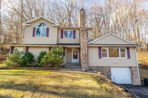 66 Brookside Rd, Randolph, NJ 07869