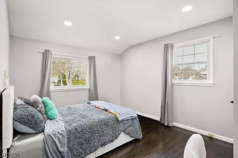 9 Burnside Pl, Wayne, NJ 07470 photo 20