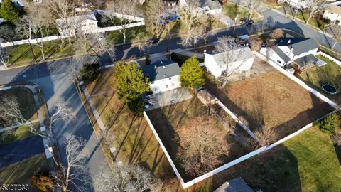 9 Burnside Pl, Wayne, NJ 07470 photo 32