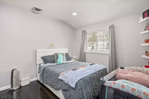 9 Burnside Pl, Wayne, NJ 07470 photo 21