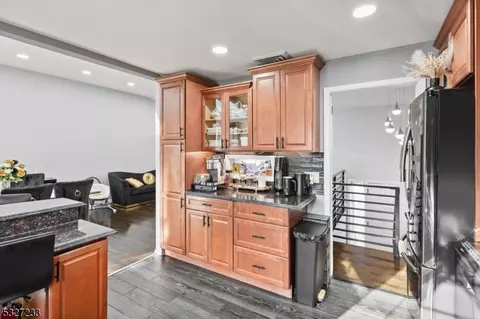 9 Burnside Pl, Wayne, NJ 07470 photo 13