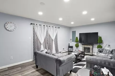 9 Burnside Pl, Wayne, NJ 07470 photo 26