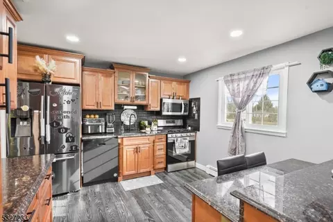 9 Burnside Pl, Wayne, NJ 07470 photo 12