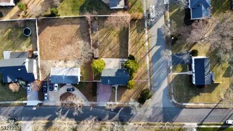 9 Burnside Pl, Wayne, NJ 07470 photo 33