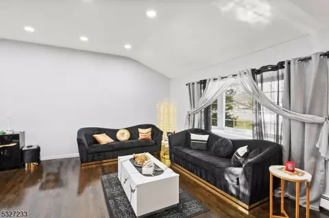 9 Burnside Pl, Wayne, NJ 07470 photo 7