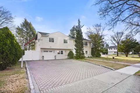 9 Burnside Pl, Wayne, NJ 07470 photo 3