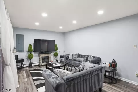 9 Burnside Pl, Wayne, NJ 07470 photo 27