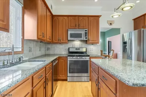 7 Carro Ct, Dover, NJ 07801 photo 8