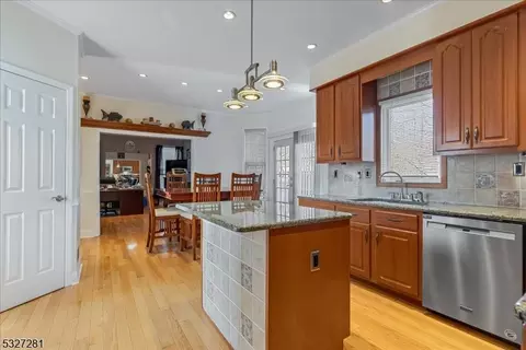 7 Carro Ct, Dover, NJ 07801 photo 6