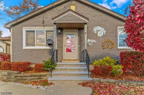 136 Hiawatha Blvd, Parsippany-troy Hills Twp, NJ 07034