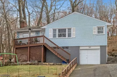 29 Longview Rd, Sparta, NJ 07871