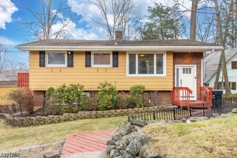 39 Sherwood Forest Dr, Byram Twp, NJ 07821